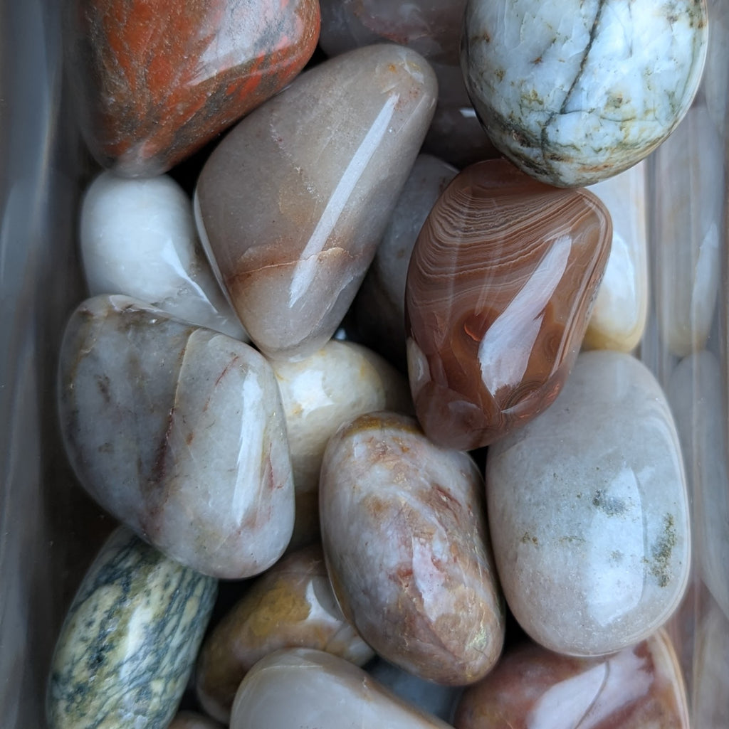 The Superior | Lake Superior Agate & Stone Display