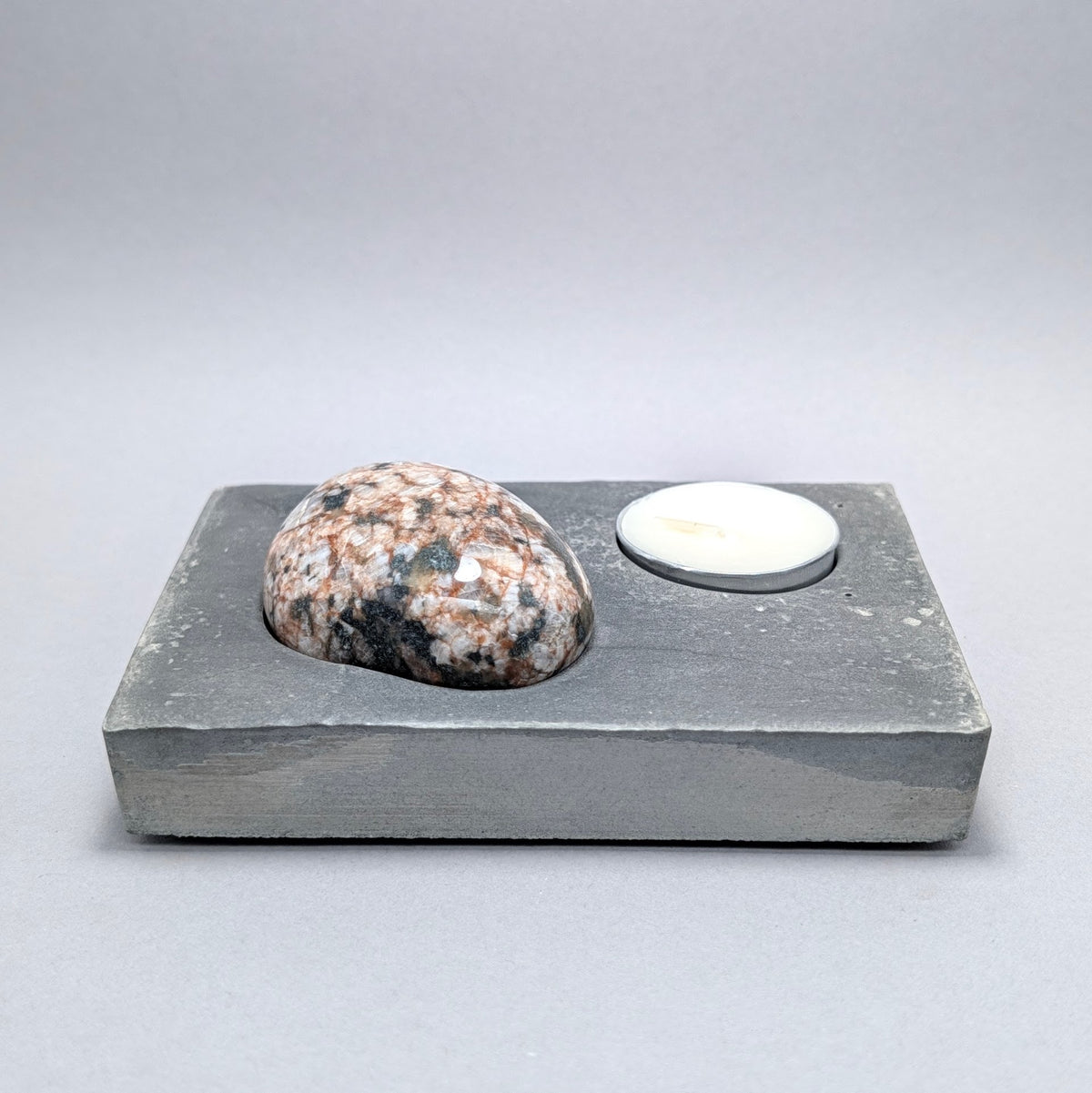 Solitaire No. 153 — Great Lakes Stone · Candle Light