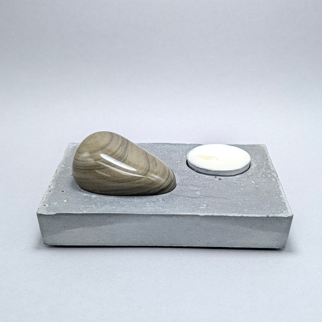 Solitaire No. 156 — Great Lakes Stone · Candle Light
