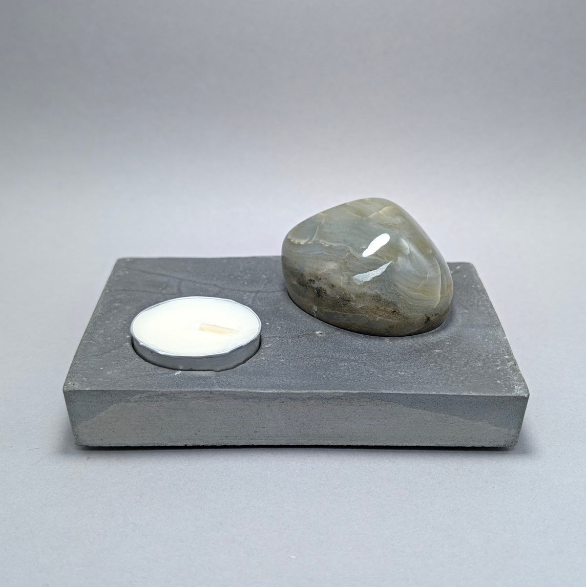 Solitaire No. 161 — Great Lakes Stone · Candle Light
