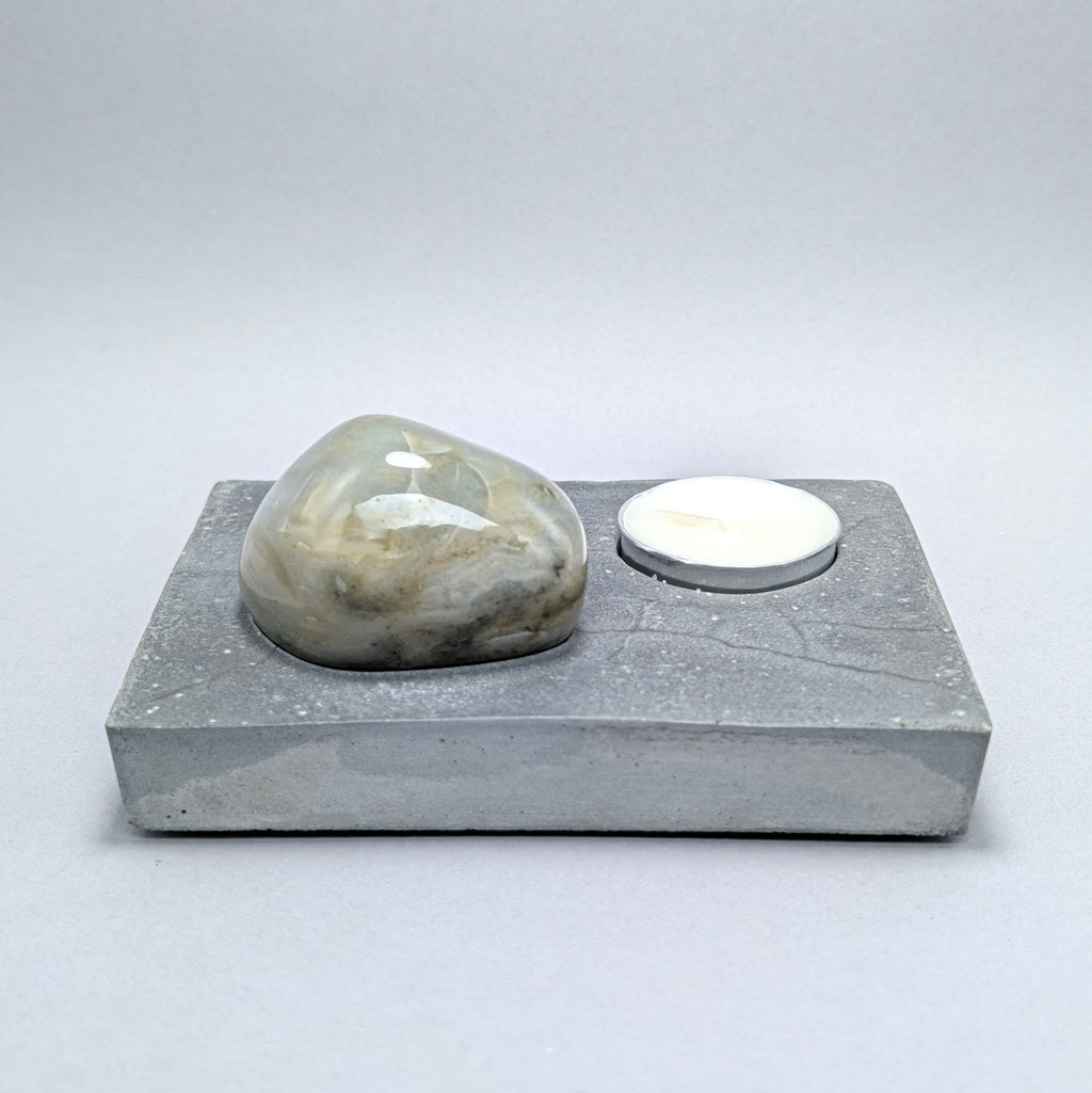 Solitaire No. 161 — Great Lakes Stone · Candle Light